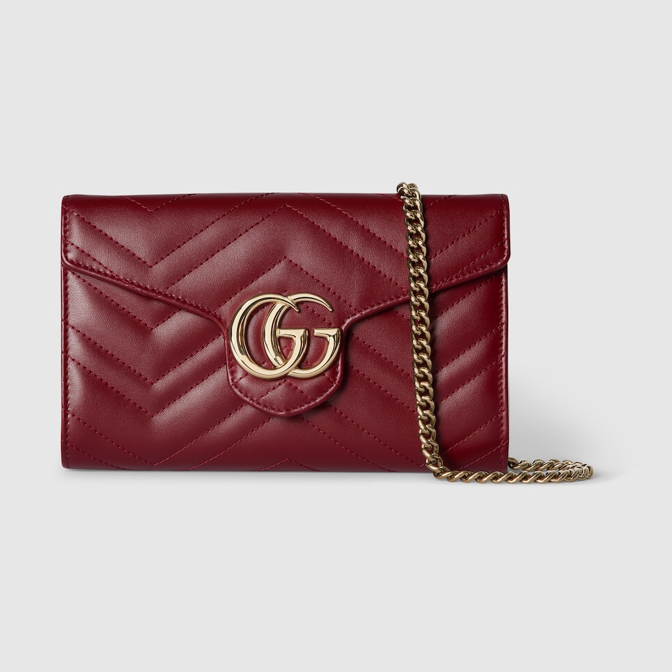 25新作 GUCCI GG MARMONT CHAIN WALLET チェーン付ウォレット GG Marmont bi-color wallet on chain in beige and Rosso
