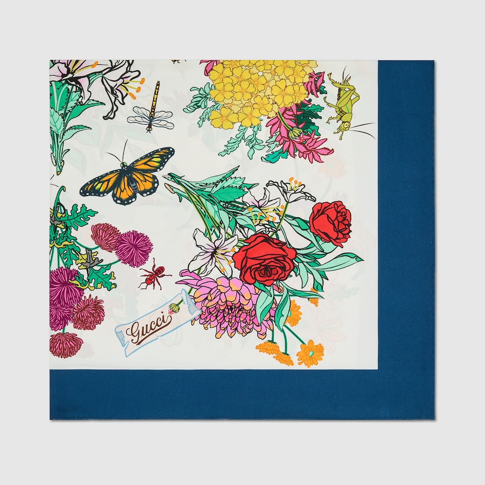 新品　希少　GUCCI シルクスカーフ　サイズ90×90 90 x 90 プロジェクト プリント シルクスカーフホワイト＆ブルー