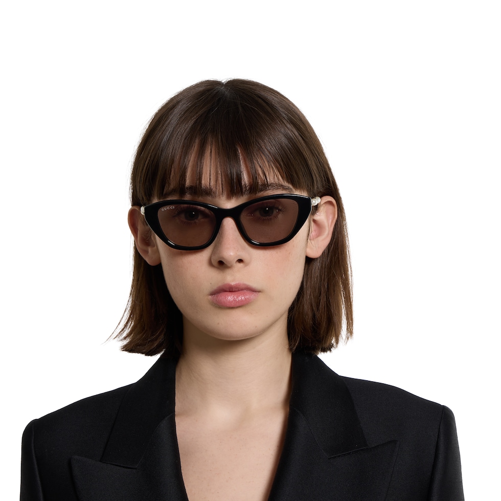 Cat eye frame sunglasses in black | GUCCI® US