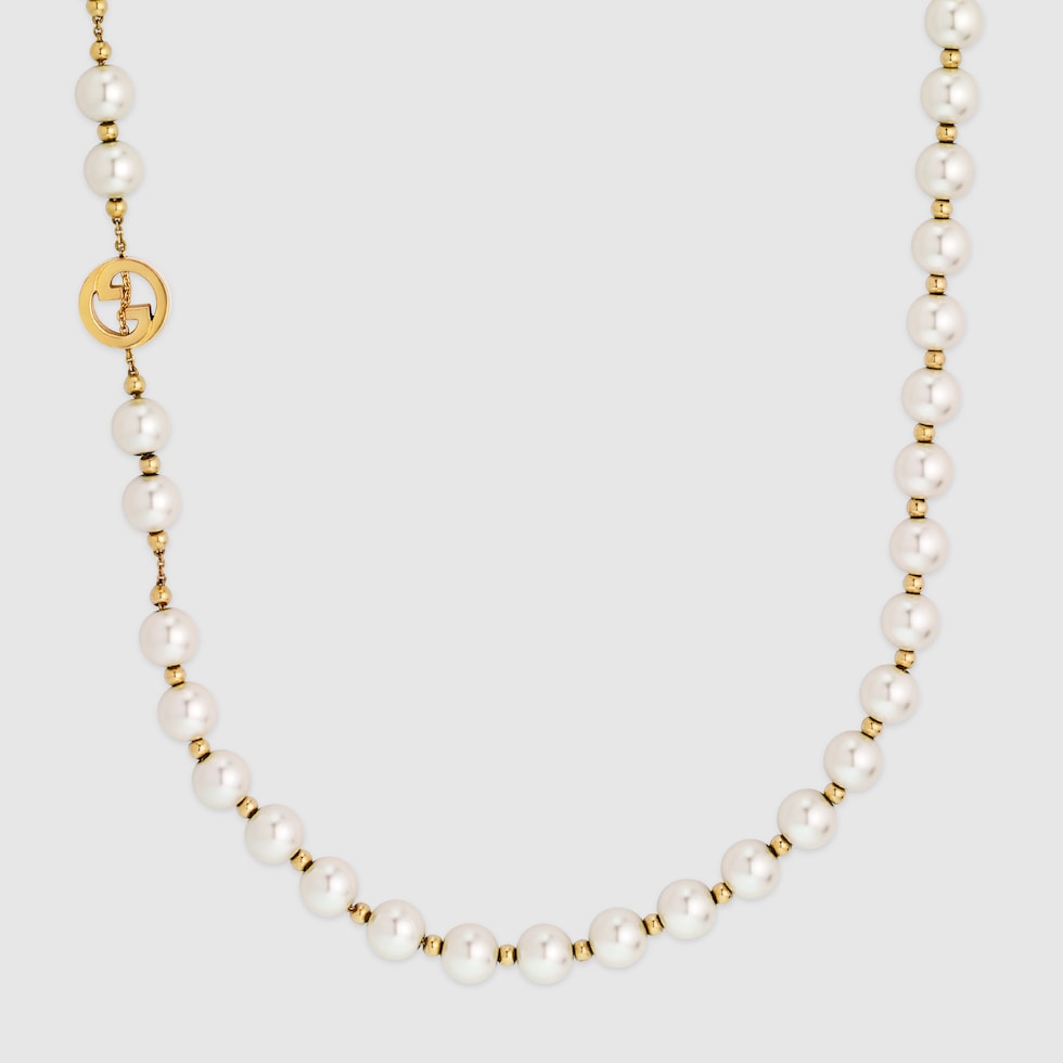 ネックレス・ペンダント GUCCI FW25 Gucci Pearl Necklace (839031 JCF27 8062) Gucci Interlocking long pearl necklace in light gold-toned