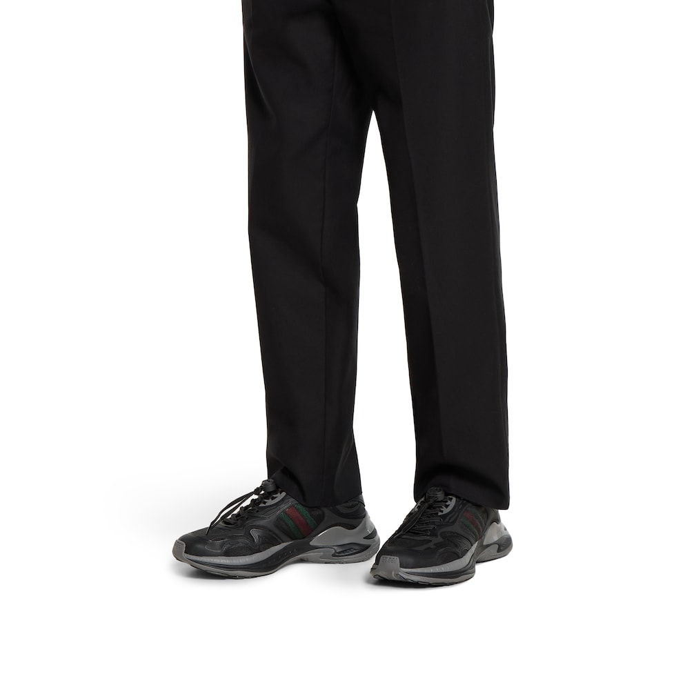 814040_FAD6Q_8748_003_100_0000