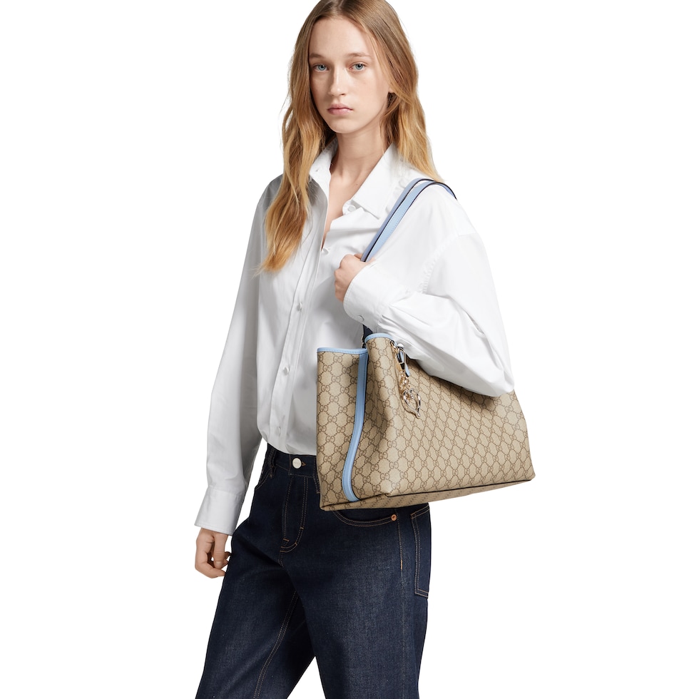 GG Emblem系列大号托特包in 米色和深棕色织物| GUCCI® UK