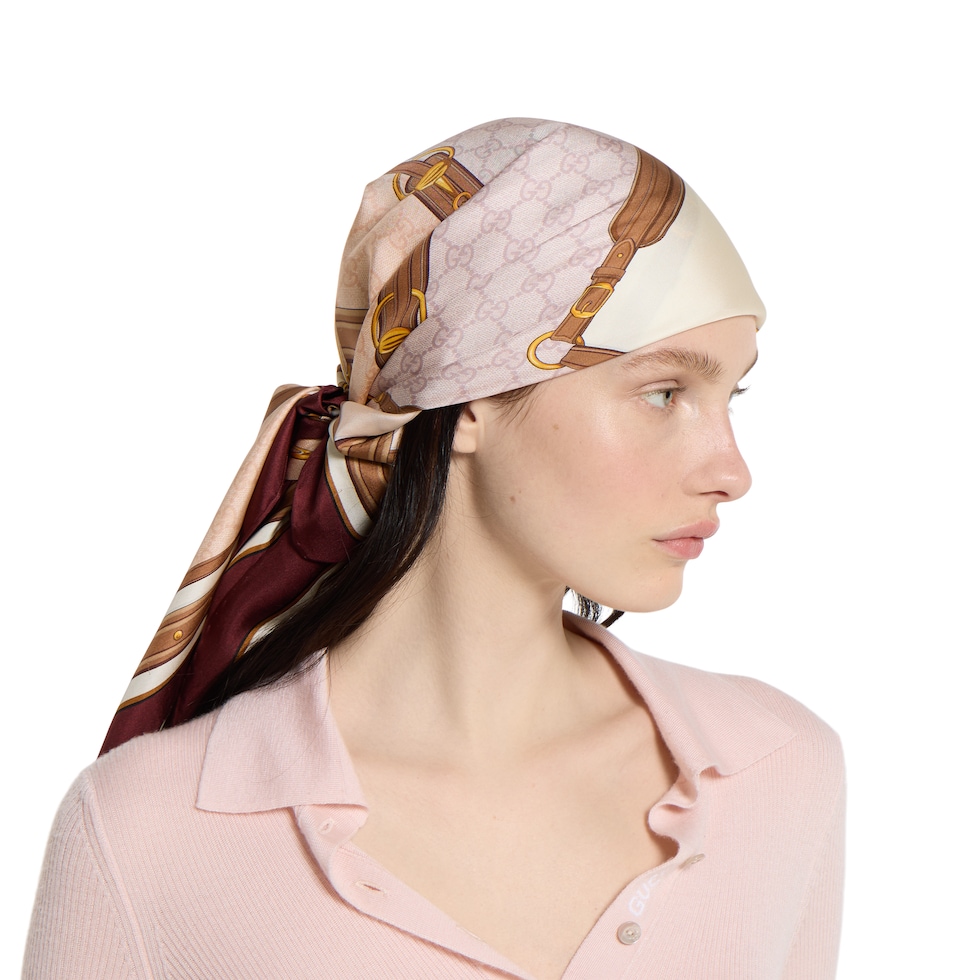 Printed silk twill carré in beige | GUCCI® US