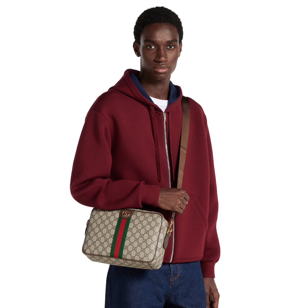 834468_FAEOF_9745_003_100_0000