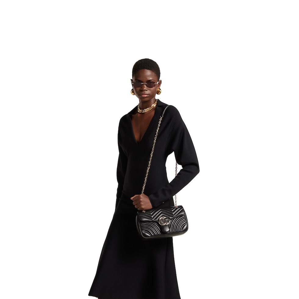 GGマーモント〕ミディアム ショルダーバッグ ・ブラック レザー