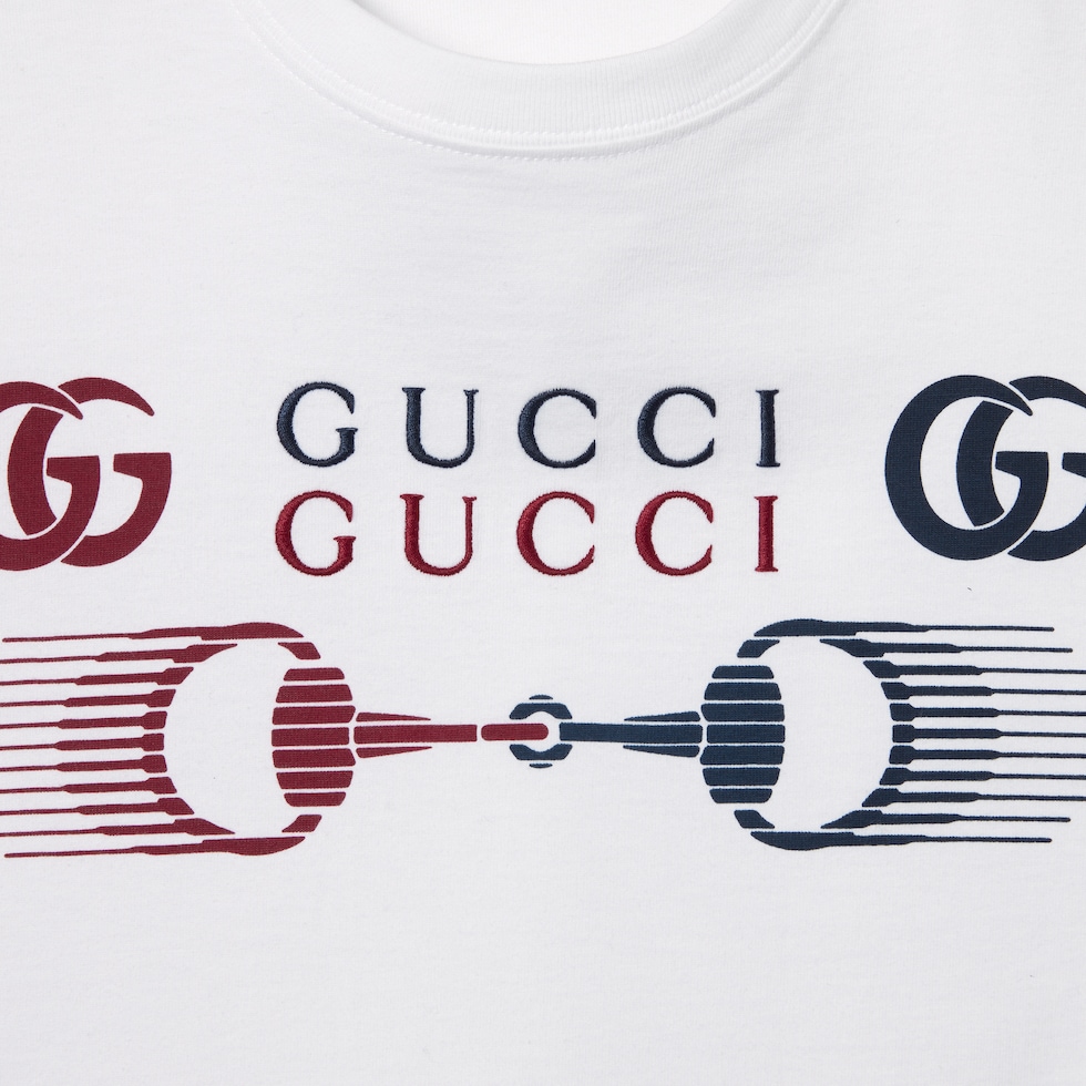 トップス GUCCI Cotton jersey T-shirt with Gucci embroidery in off white