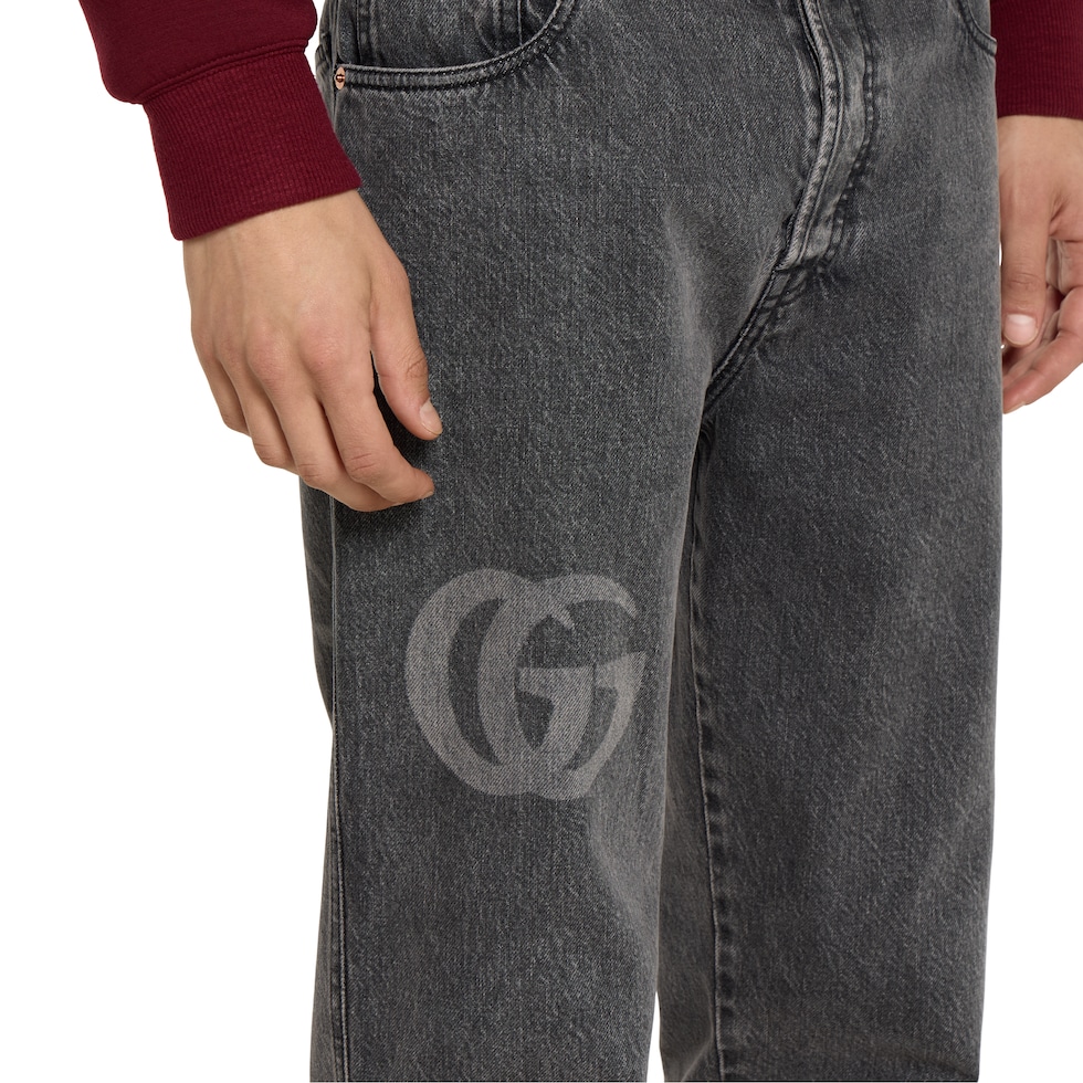ロゴ ディテール スリムフィット デニムパンツ ・グレー | GUCCI公式 ロゴ ディテール スリムフィット デニムパンツ ・グレー | GUCCI公式