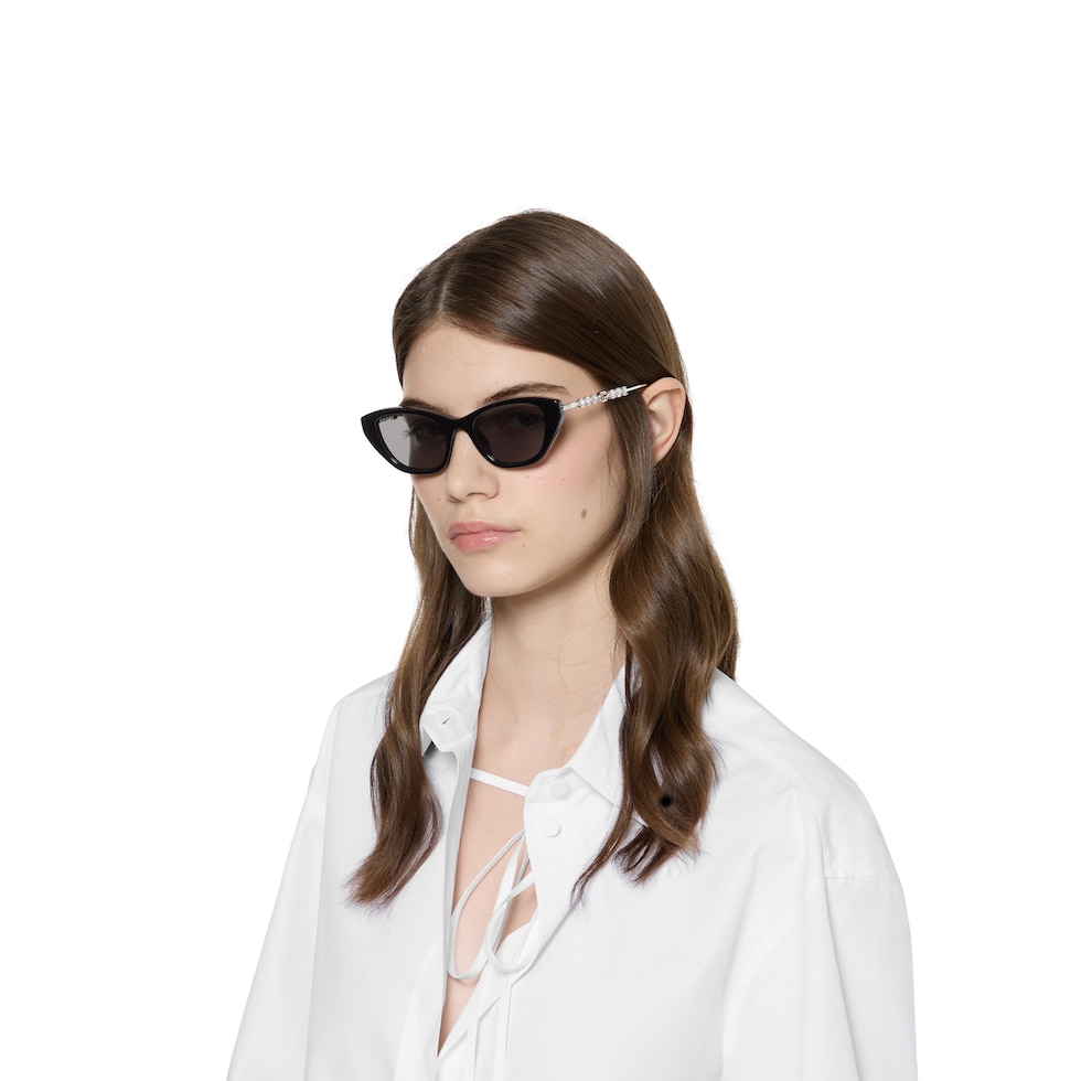 Cat eye frame sunglasses in black | GUCCI® CA