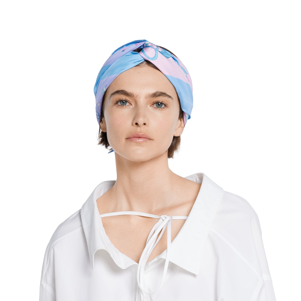 90 x 90 プロジェクト プリント シルクスカーフ ・ライトブルー