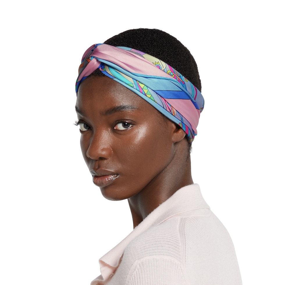 90 x 90 project printed silk carré in light blue and pink