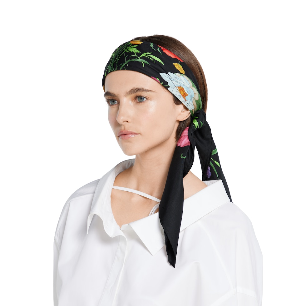 フローラ プリント シルクツイル スカーフ ・ブラック | GUCCI公式