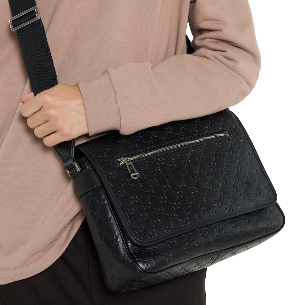 グッチ　GUCCI GGエンブレム　ミディアムベルトバック GG Emblem medium belt bag in black fabric | GUCCI® US