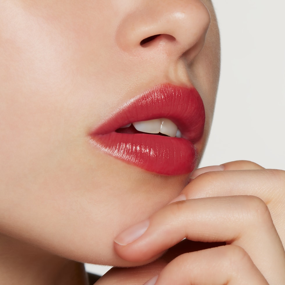 502 Eadie Scarlet, Rouge à Lèvres Voile Lipstick | GUCCI® US