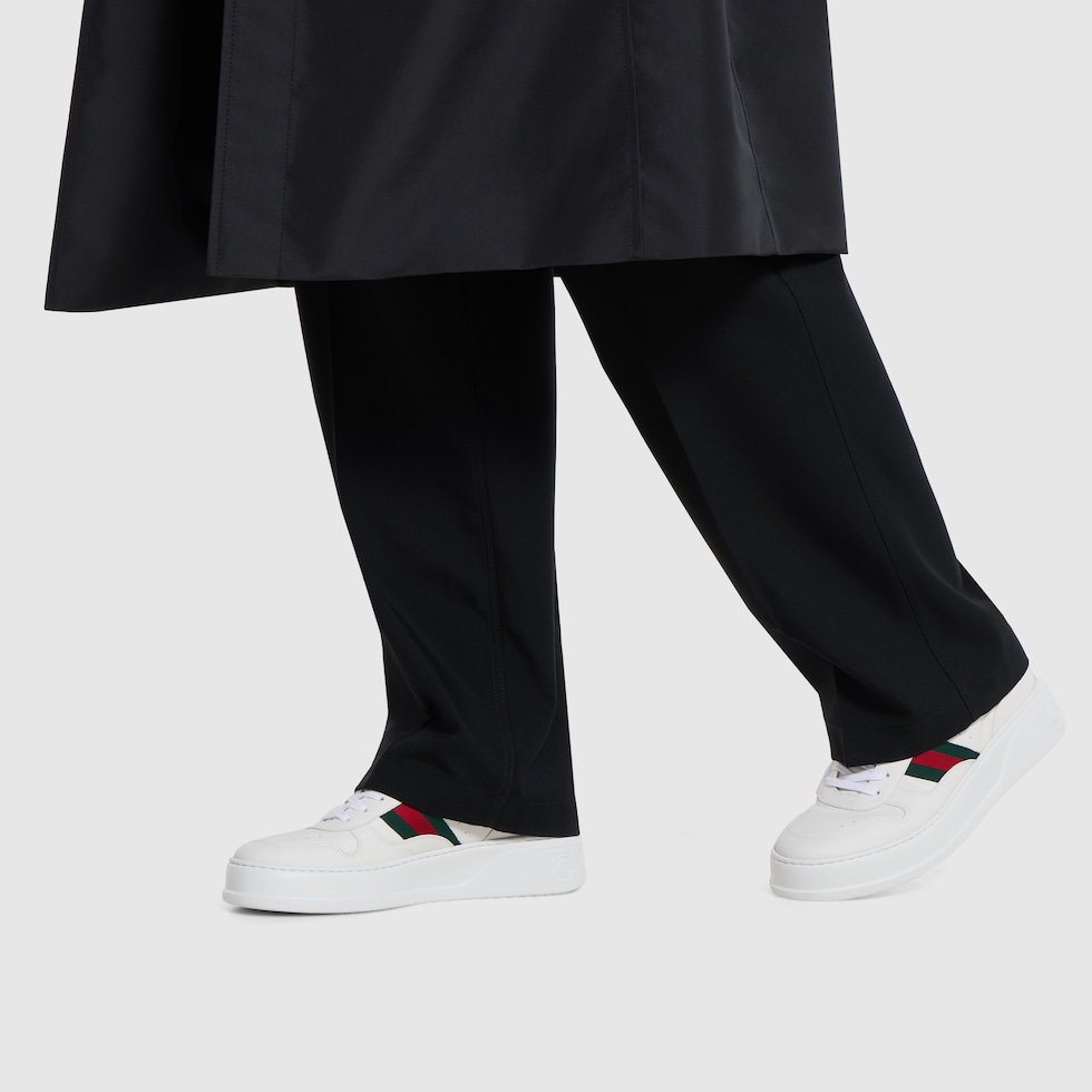 848317_UPG40_9064_003_100_0000