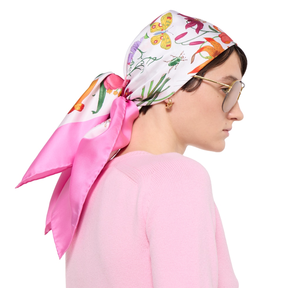 Printed silk twill carré in pink and multicolor | GUCCI® US