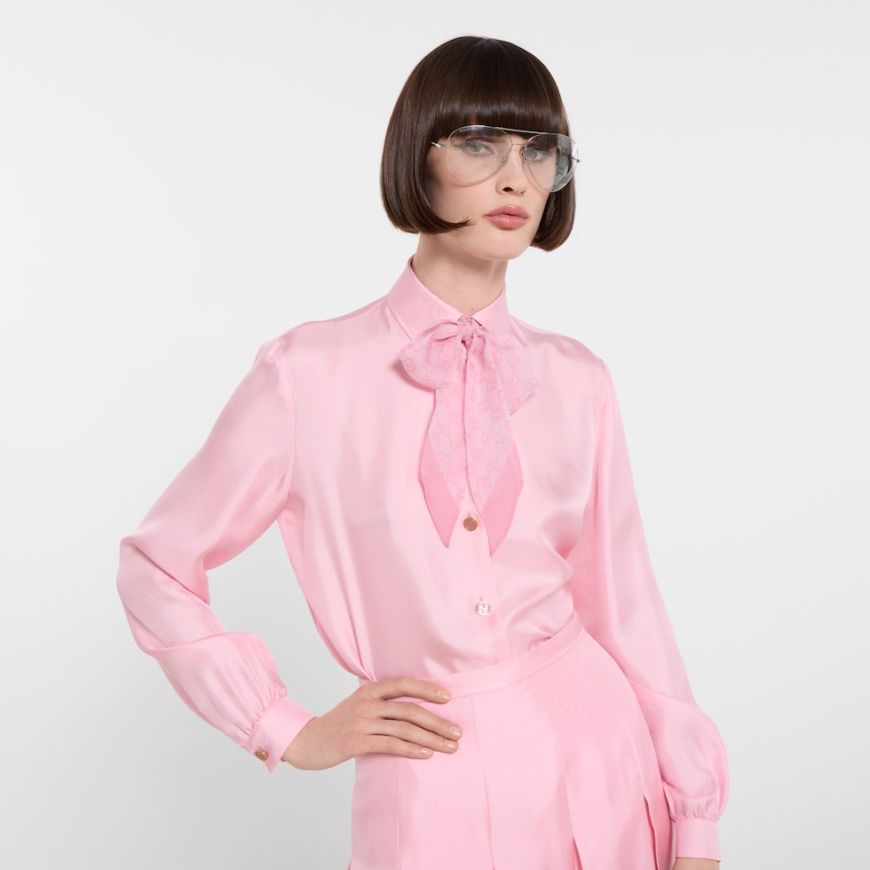 GUCCIピンク リボン模様 ストール Printed silk chiffon ribbon in light pink | GUCCI® US