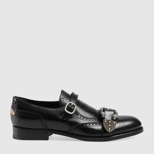 schuhe mit n zeichen