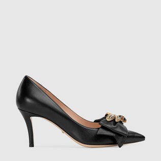 Leather mid-heel pump with bow