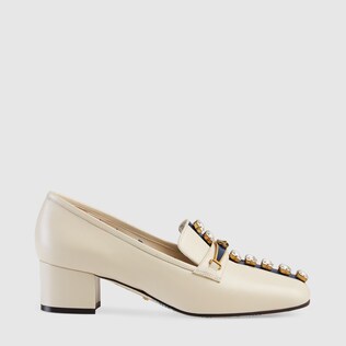 Leather pump with crystal stripe