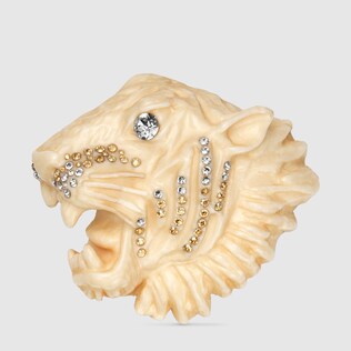 Rajah brooch in resin