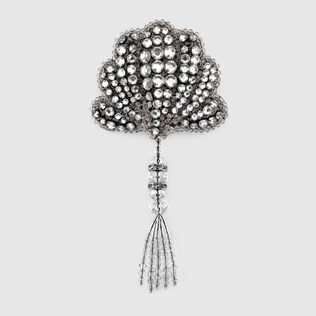 Shell brooch with crystals