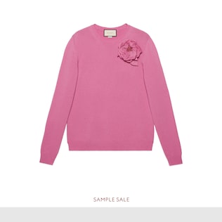 Wool sweater with detachable rose