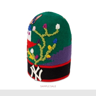 Wool hat with NY Yankees™ patch