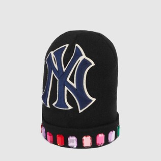 Wool hat with NY Yankees™ patch