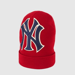 Wool hat with NY Yankees™ patch