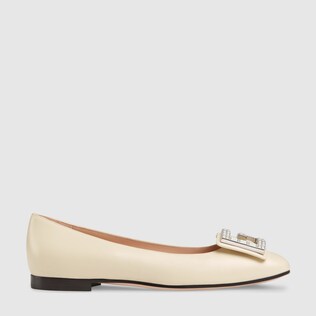 Leather ballet flat with crystal G