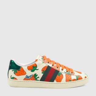 Ace leather sneaker with Gucci Strawberry print 