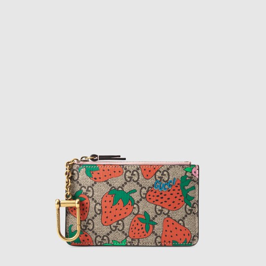 Gucci GG key case with Gucci Strawberry print. 2