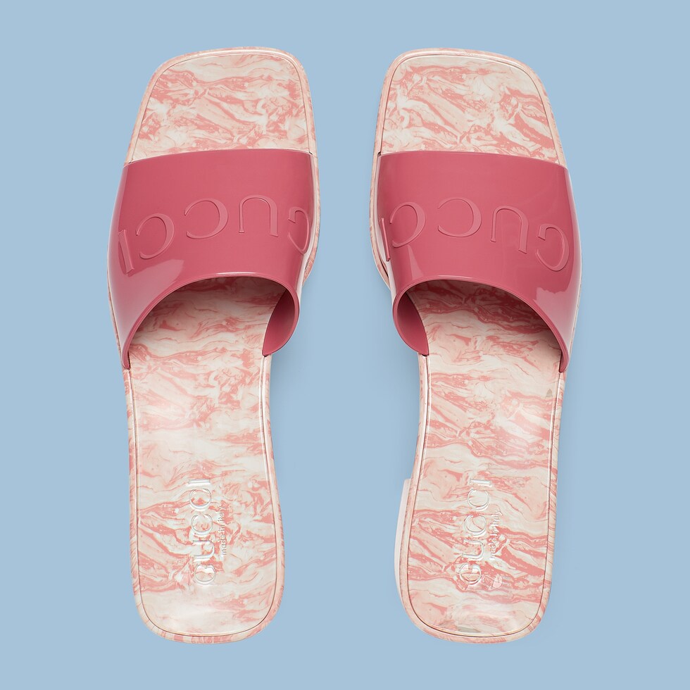 Women's slide sandal with Gucci logo in dark pink rubber GUCCI® US