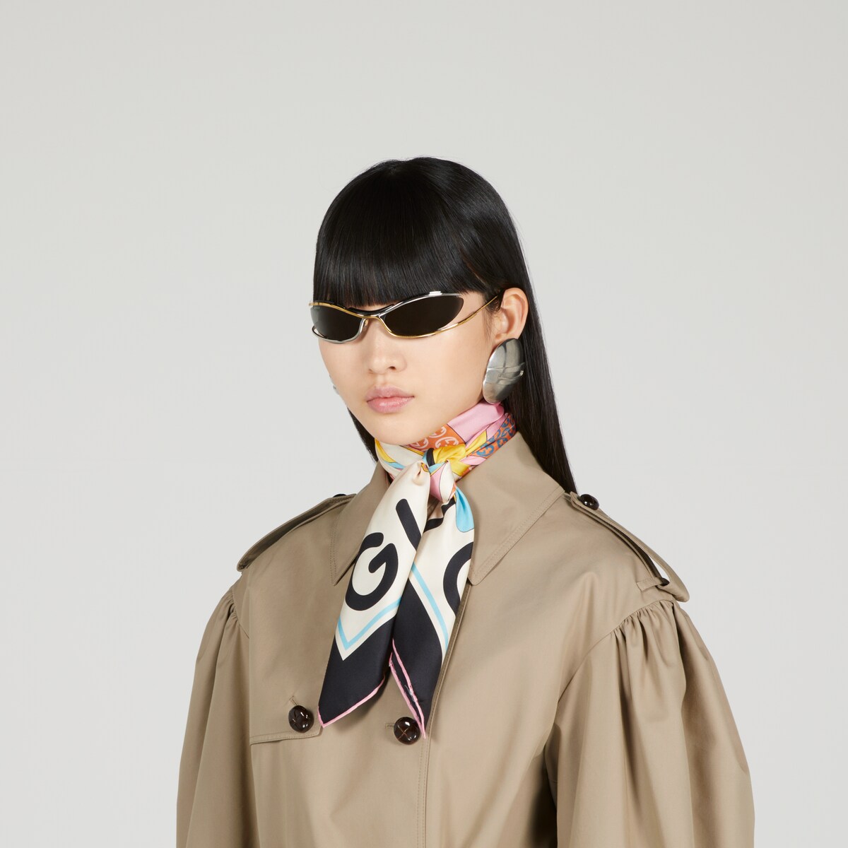 Gucci maxi flower print silk scarf in white, black and multicolour