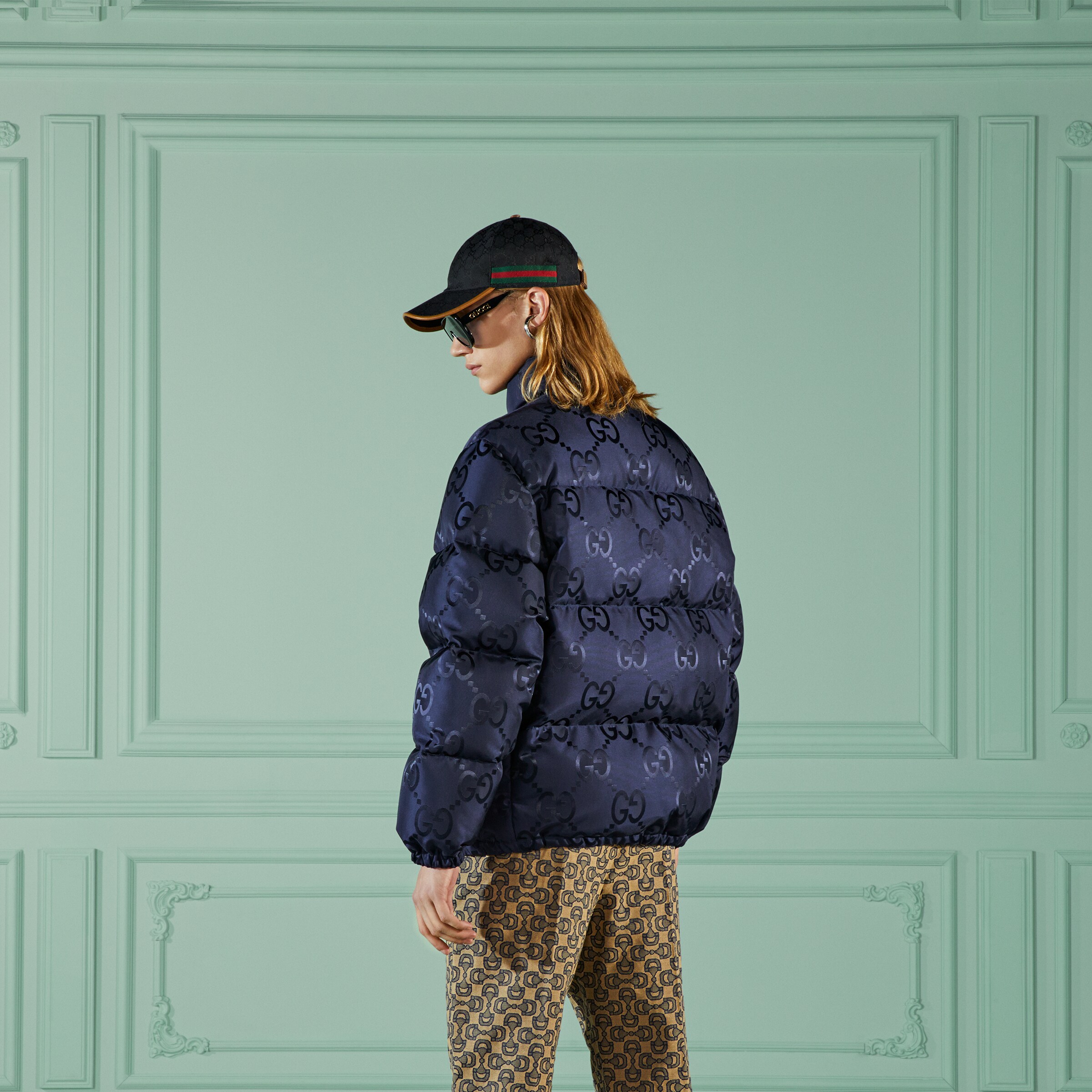 Giacca Imbottita Light Weight – 100% Poliammide, Trapuntata, Colletto Alto, Zip Metallica, Mezza Coscia, Per Autunno/Inverno 2024