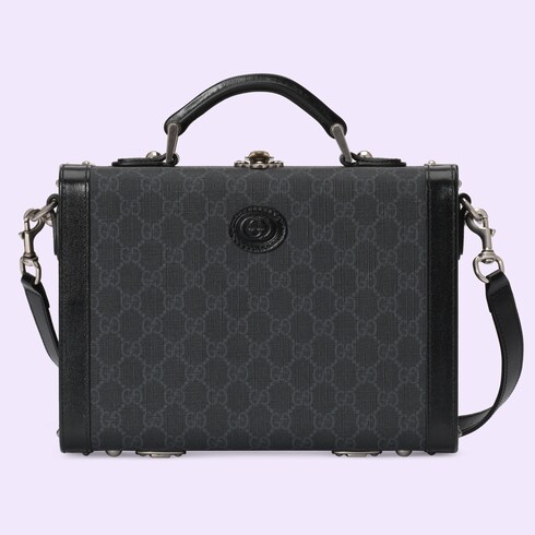 Medium rigid beauty case