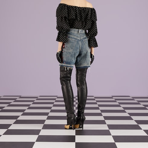 Denim shorts with floral embroidery Detail 6