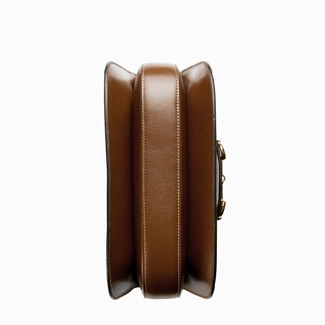 حقيبة الكتف Gucci Horsebit 1955 متوسطة الحجم