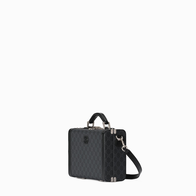 Medium rigid beauty case