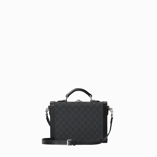 Medium rigid beauty case