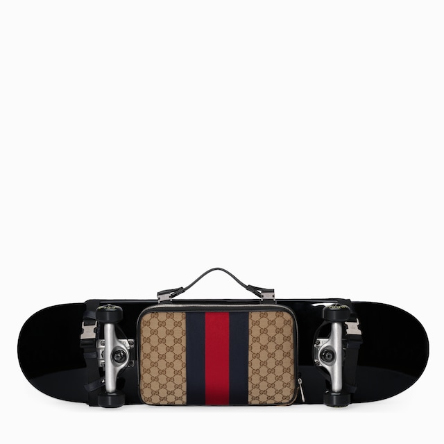 GG skateboard holder with Web