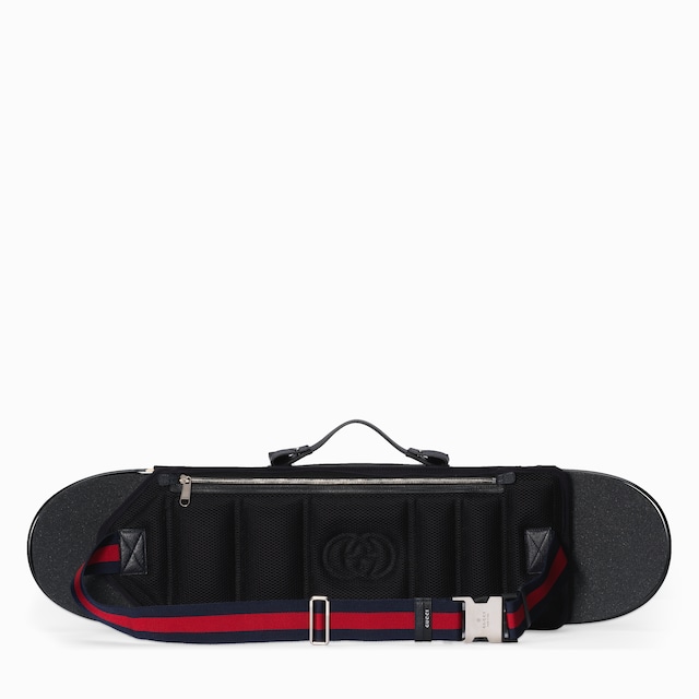 GG skateboard holder with Web