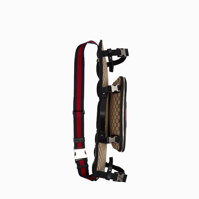 GG skateboard holder with Web