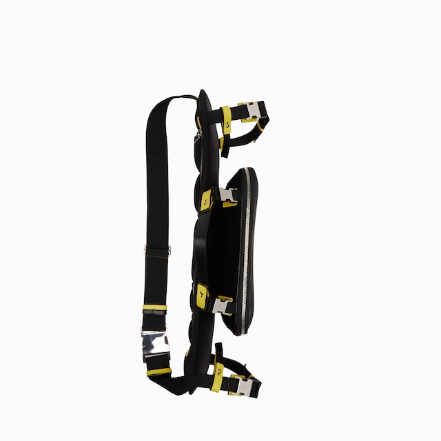 Gucci logo skateboard holder