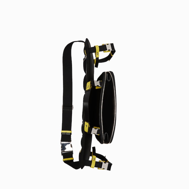 Gucci logo skateboard holder