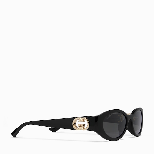 Gafas de sol con marco ovalado