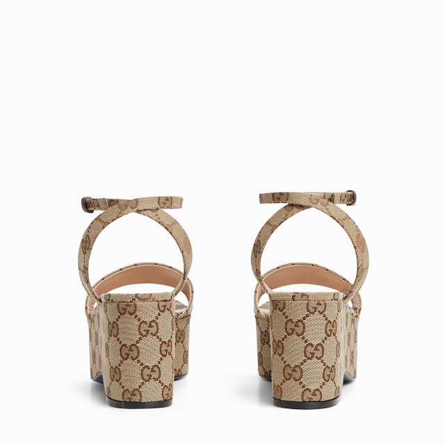 Sandalia plataforma plana Horsebit para mujer