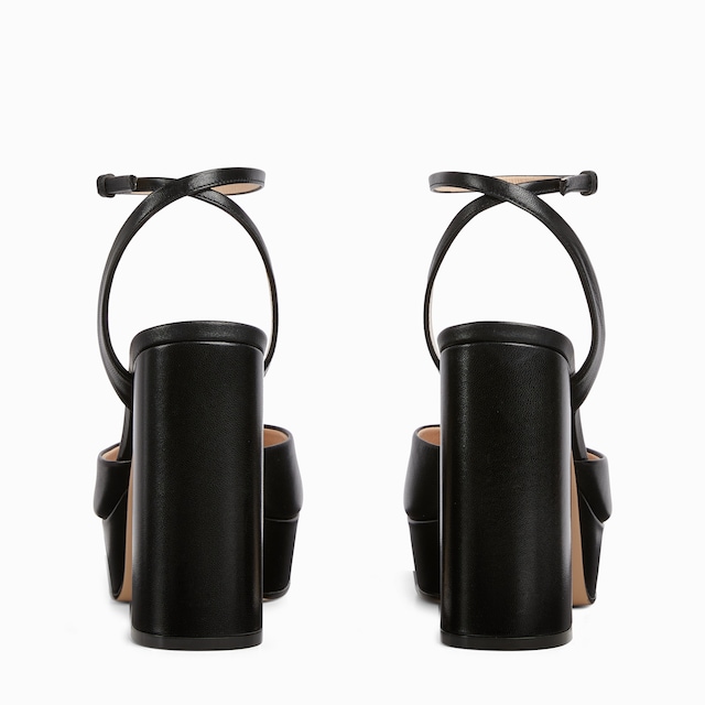 Sandalia plataforma con Horsebit para mujer