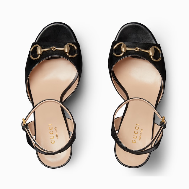 Sandalia plataforma con Horsebit para mujer