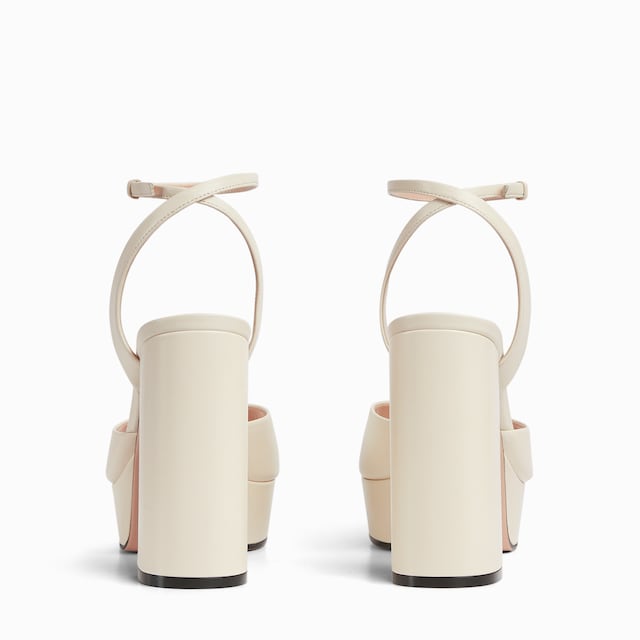 Sandalia plataforma con Horsebit para mujer